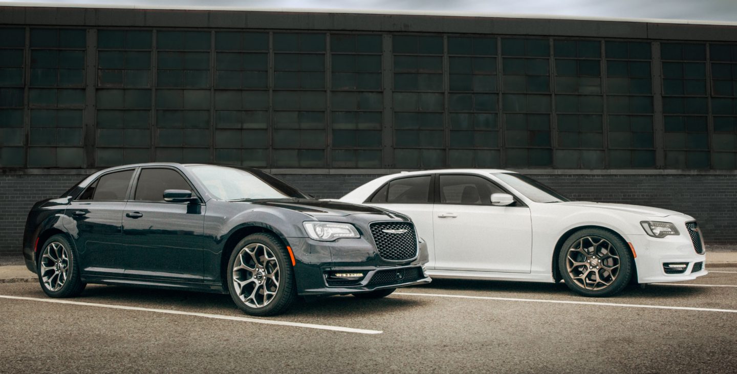 2018 Chrysler 300 Two Tone Front Exterior